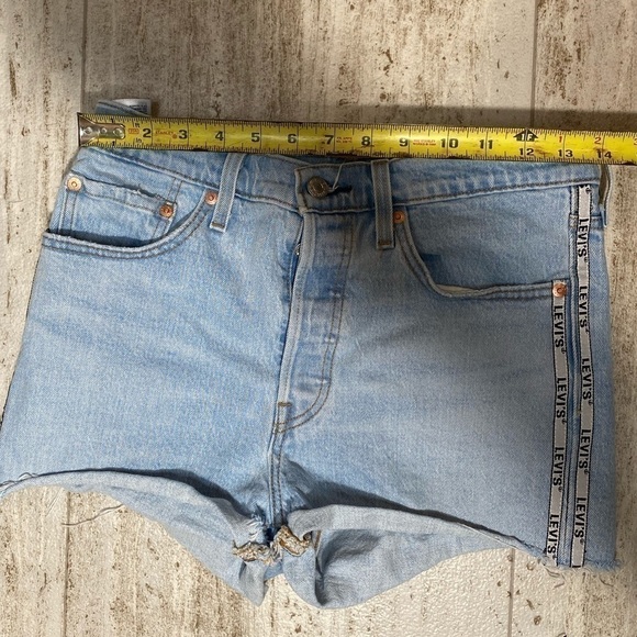 Levi’s 501 high rise button fly shorts. Size 28 - Picture 14 of 16